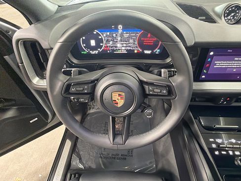 Certified 2026 Porsche Cayenne E-Hybrid AWD/4WD image 39