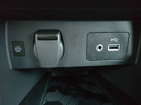 New 2025 Nissan Versa SV image 6