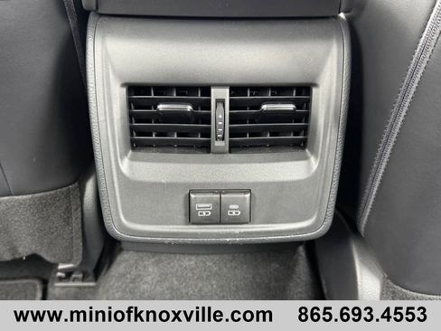 Used 2022 Toyota Avalon XLE w/ Moonroof Package image 30