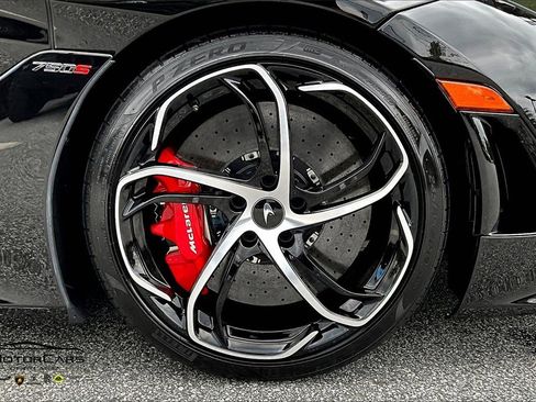 Used 2024 McLaren 750S Spider image 28