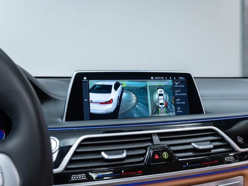 Used 2022 BMW ALPINA B7 xDrive AWD/4WD image 82