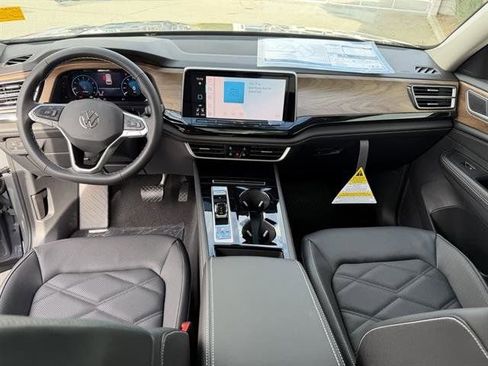 New 2026 Volkswagen Atlas SE image 14