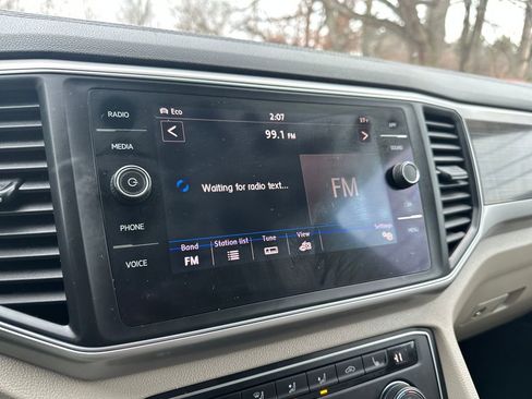 Used 2019 Volkswagen Atlas SE w/ Panoramic Sunroof Package image 9