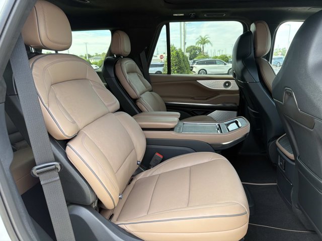 New 2027 Lincoln Navigator Black Label AWD/4WD image 20
