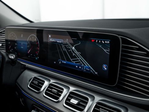 Used 2025 Mercedes-Benz GLE 450 4MATIC image 13