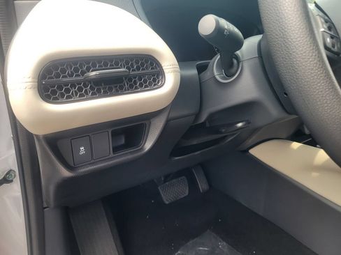 New 2027 Honda HR-V LX image 15
