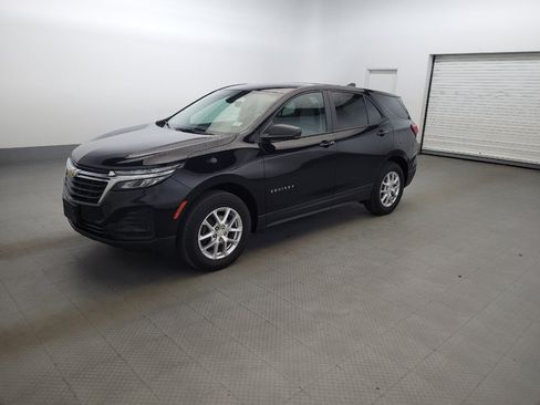 Used 2024 Chevrolet Equinox LS w/ LS Convenience Package AWD/4WD image 2