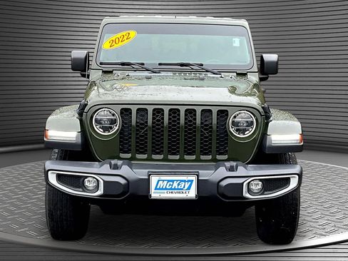 Used 2022 Jeep Gladiator Sport image 2