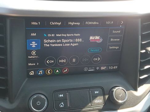 Used 2023 GMC Acadia SLT w/ Technology Package FWD image 25
