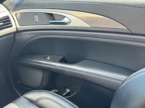 Used 2020 Lincoln MKZ AWD w/ Convenience Package image 24
