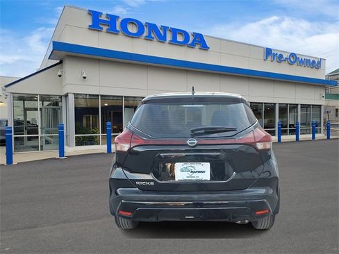 Used 2025 Nissan Kicks Play S image 5