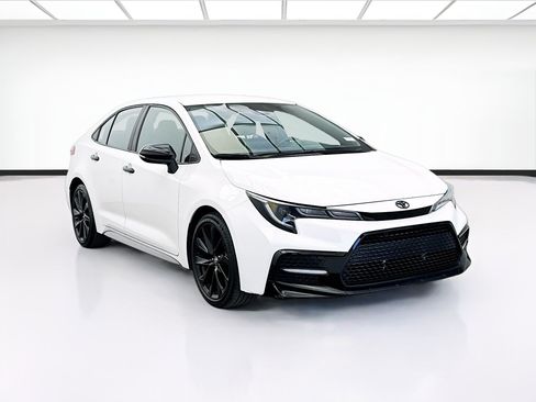 Used 2021 Toyota Corolla SE w/ Carpet Mat Package (TMS) FWD image 3