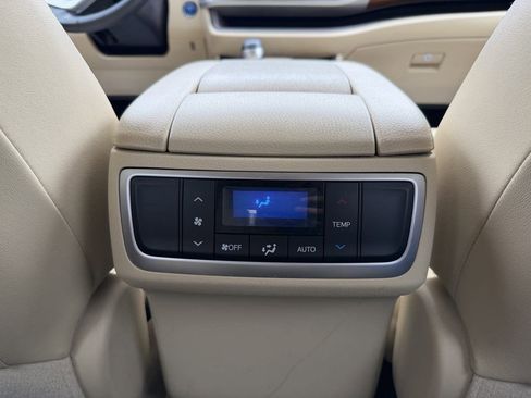 Used 2018 Toyota Highlander Limited AWD/4WD image 24