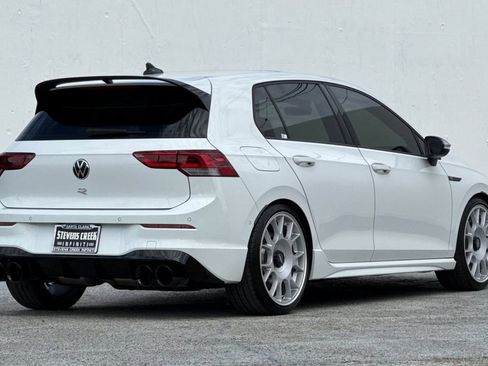 Used 2023 Volkswagen Golf R image 3