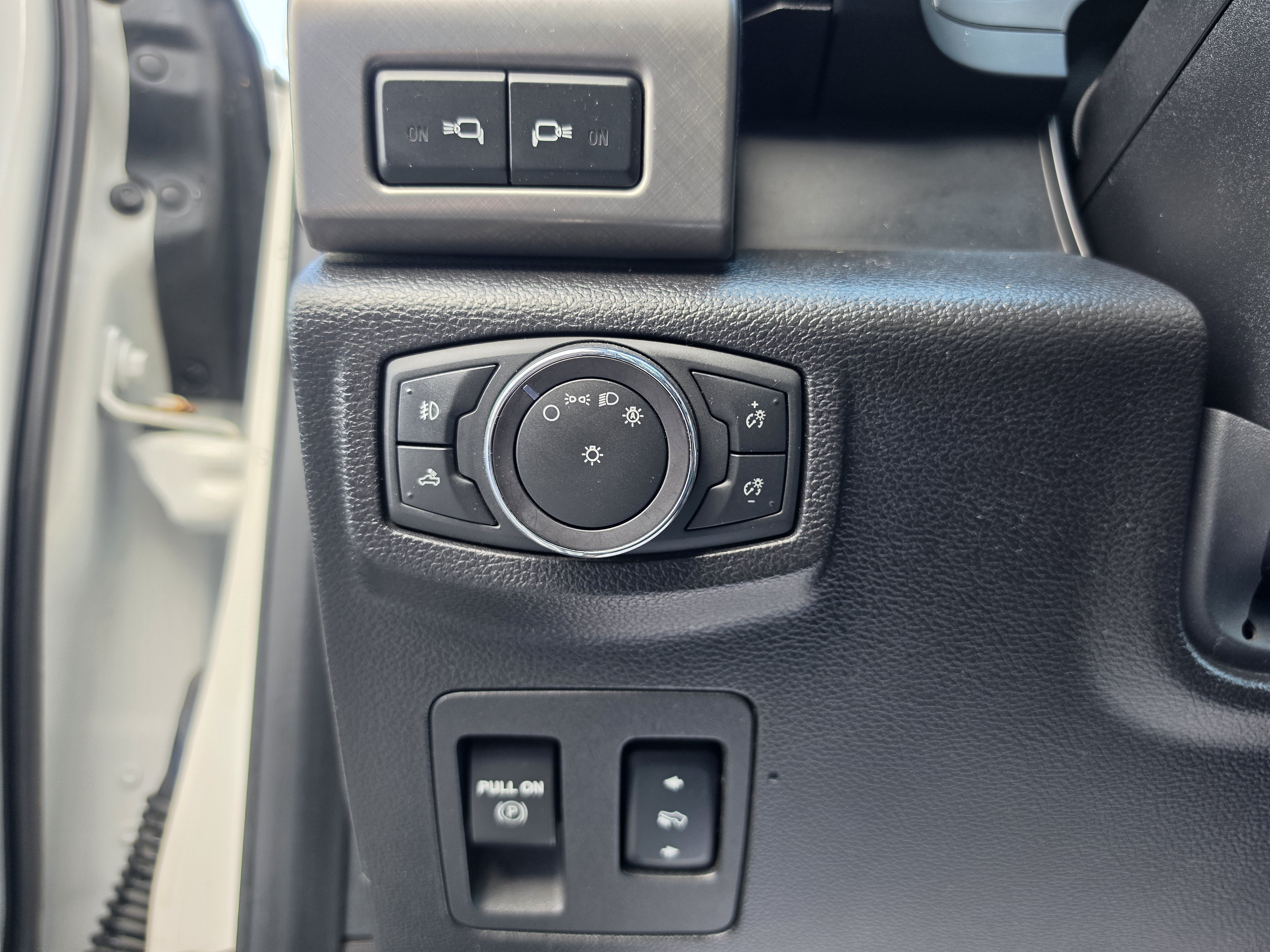 Used 2018 Ford F150 Limited w/ Trailer Tow Package AWD/4WD image 19