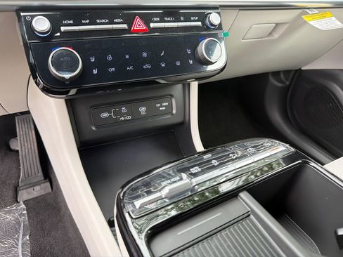 New 2026 Hyundai Tucson Limited FWD image 28