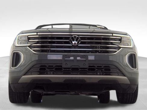 Used 2025 Volkswagen Atlas SE AWD/4WD image 2