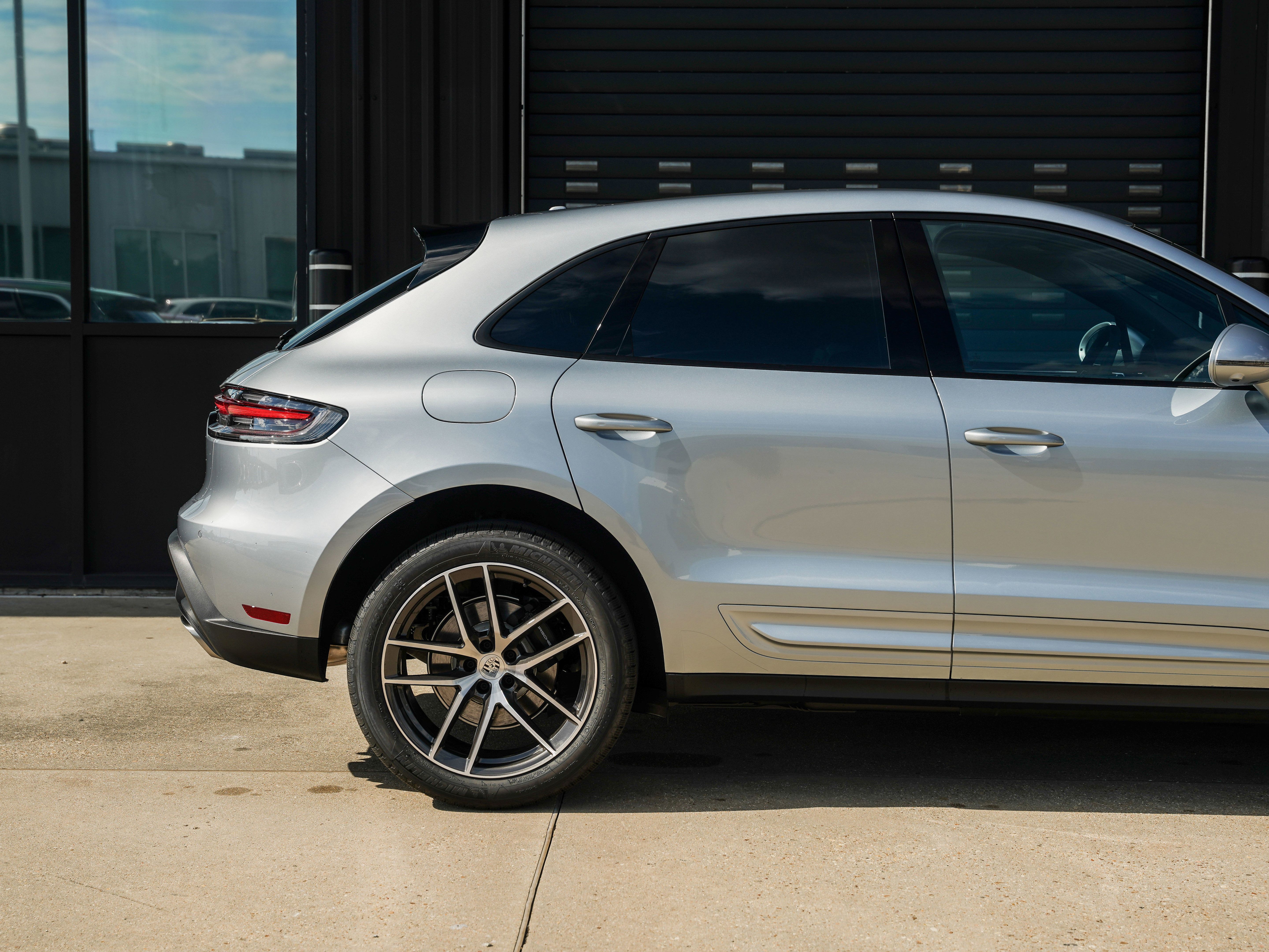 Certified 2026 Porsche Macan AWD/4WD image 14
