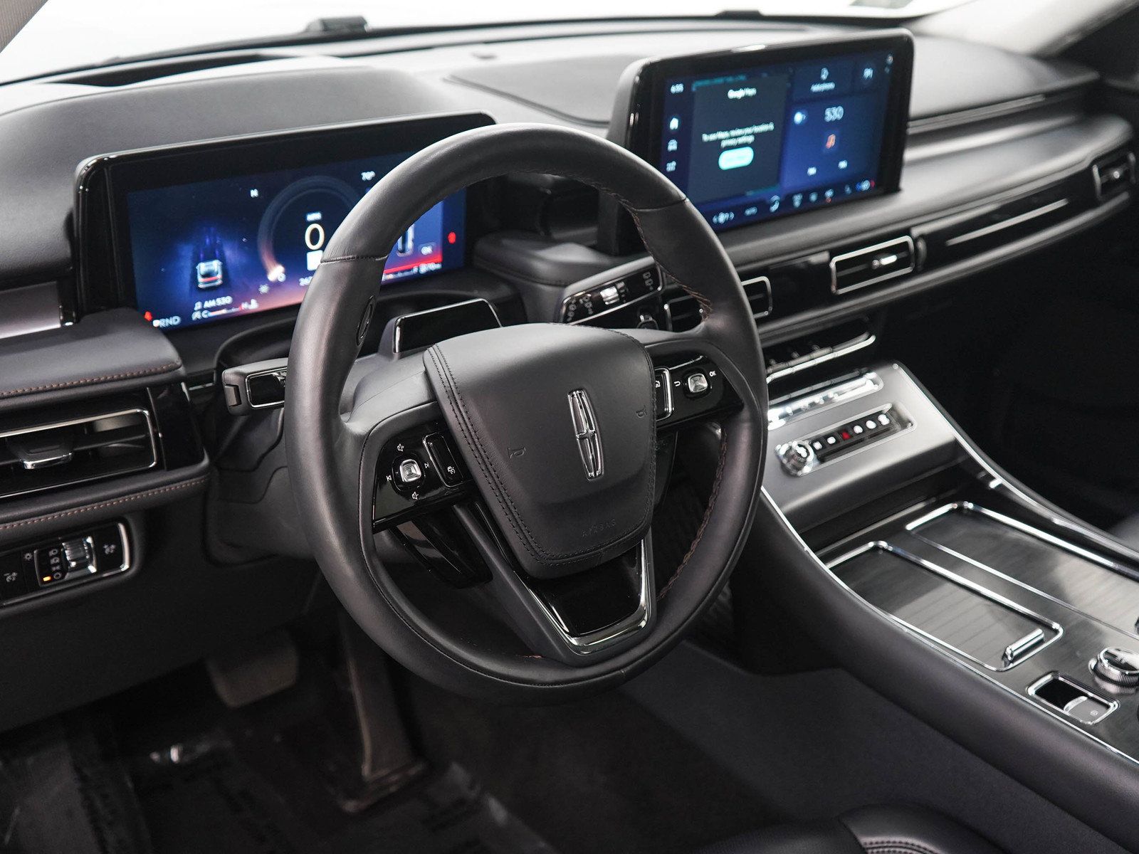 Used 2025 Lincoln Aviator AWD w/ Jet Appearance Package image 22