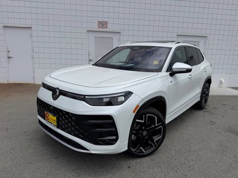 New 2026 Volkswagen Tiguan SEL R-Line AWD/4WD image 1