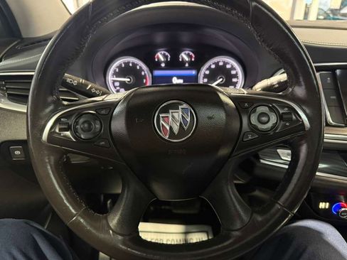 Used 2020 Buick Enclave Essence image 11