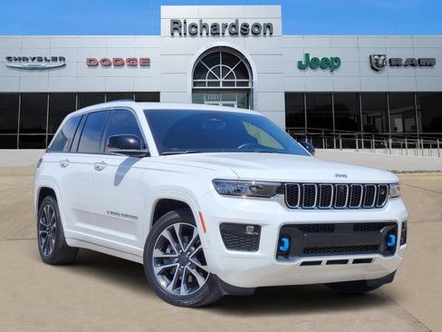 Used 2022 Jeep Grand Cherokee Overland w/ Advanced Protech Group III AWD/4WD image 1