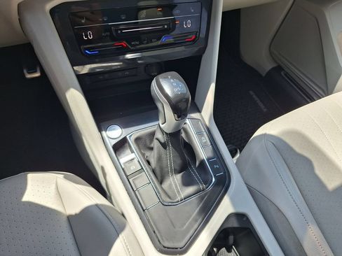 Used 2024 Volkswagen Tiguan SE R-Line FWD image 15
