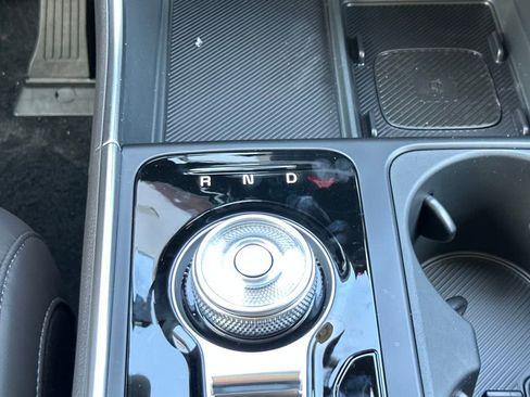 New 2025 Kia Carnival EX image 27