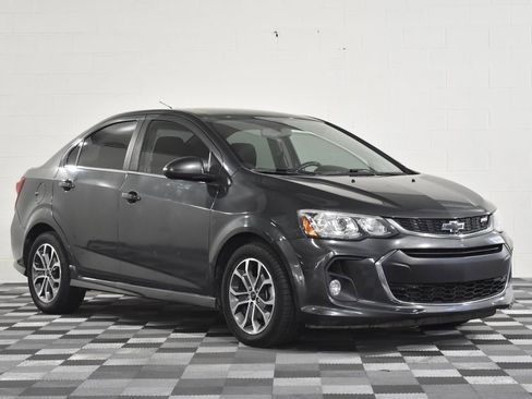 Used 2018 Chevrolet Sonic LT w/ RS Package FWD image 8