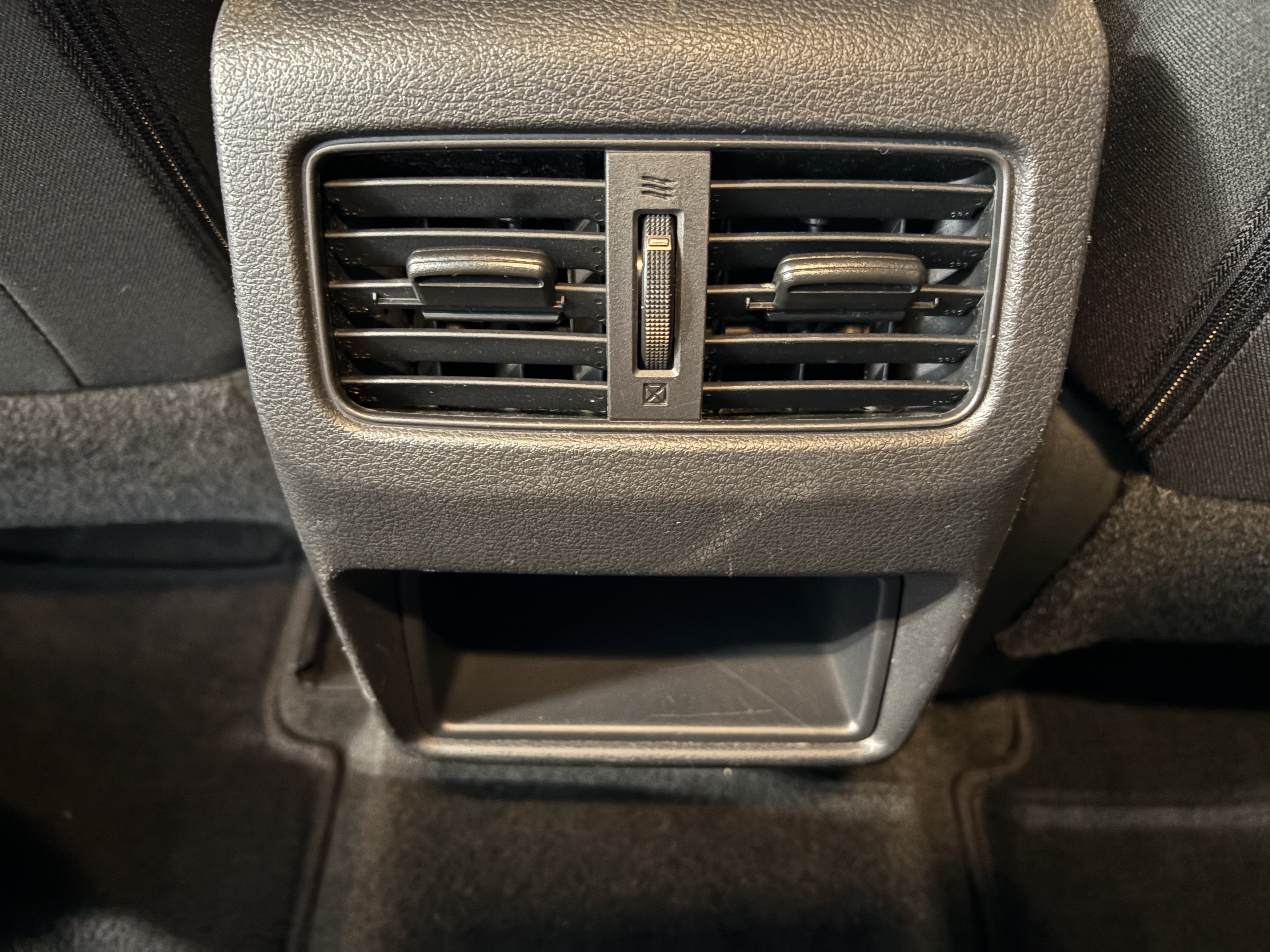 Used 2024 Nissan Rogue S AWD/4WD image 11