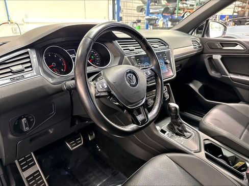 Used 2020 Volkswagen Tiguan SE R-Line FWD image 20
