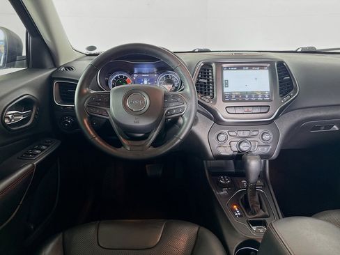 Used 2019 Jeep Cherokee Trailhawk AWD/4WD image 27