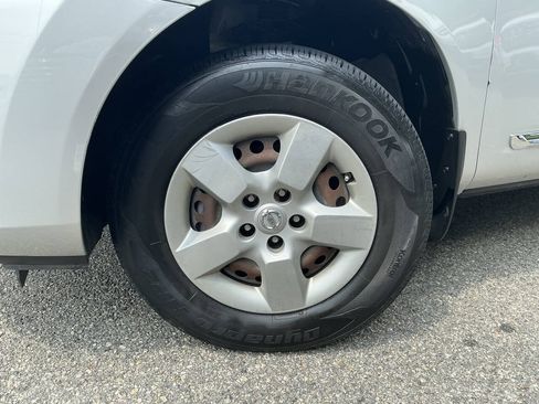 Used 2015 Nissan Rogue S AWD/4WD image 10