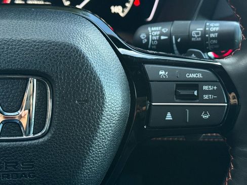 Used 2025 Honda Pilot TrailSport image 29