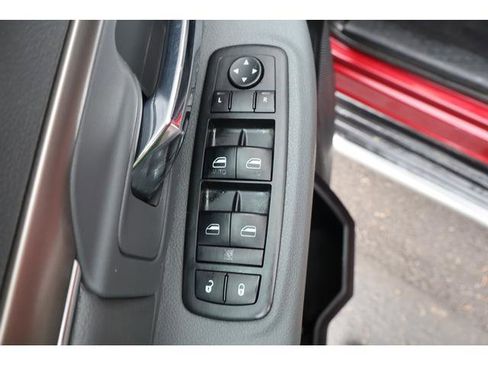 Used 2013 RAM 1500 Classic SLT w/ Premium Display Pkg AWD/4WD image 9