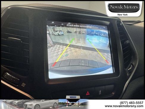 Used 2022 Jeep Cherokee Trailhawk image 21