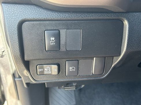 Used 2020 Toyota Tacoma SR5 RWD image 30