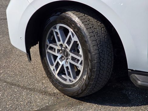 Used 2025 Ford Expedition Active AWD/4WD image 26