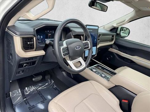 Used 2024 Ford Expedition Limited image 12