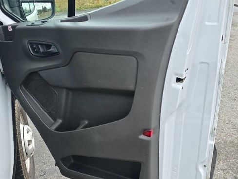 Used 2020 Ford Transit 150 Medium Roof AWD image 18