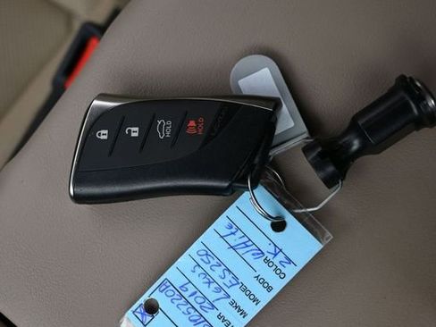 Used 2019 Lexus ES 350 w/ Premium Package image 21