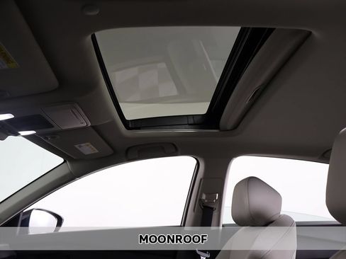 Certified 2025 Honda Accord SE image 3