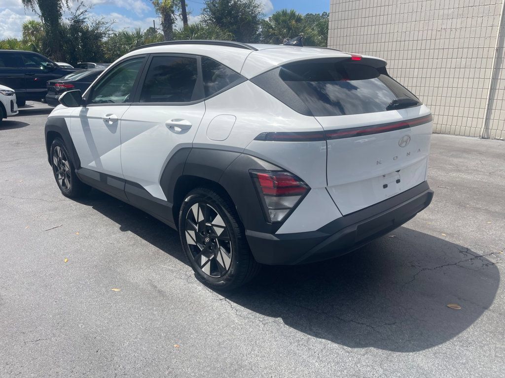Used 2025 Hyundai Kona SEL FWD image 3