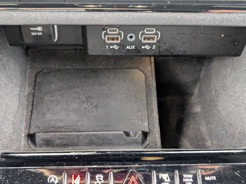 Used 2024 Jeep Wagoneer Series II w/ Flexible Seating Group image 27