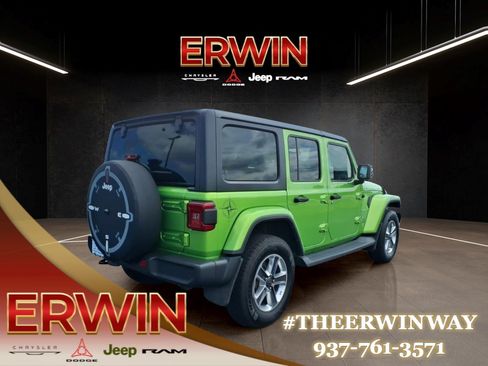 Used 2018 Jeep Wrangler Unlimited Sahara AWD/4WD image 7