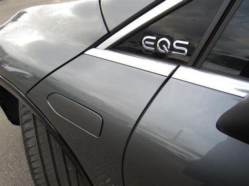 Certified 2023 Mercedes-Benz EQS 580 4MATIC SUV w/ Exclusive Trim Package image 29