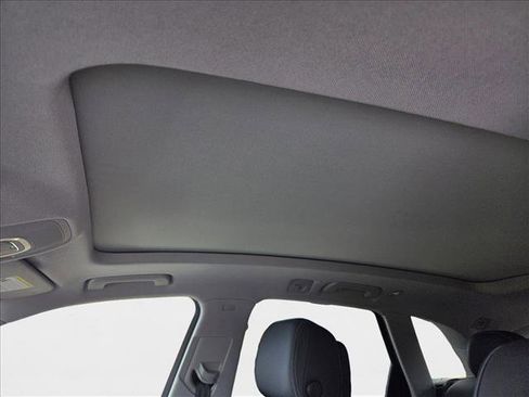 Certified 2025 Audi Q5 2.0T Premium Plus image 15