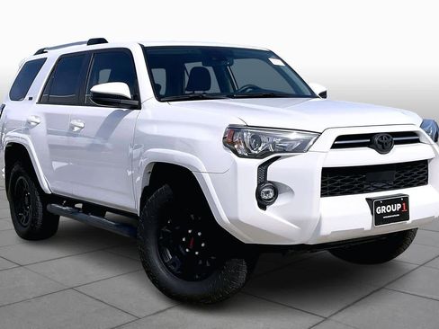 Used 2021 Toyota 4Runner SR5 image 3