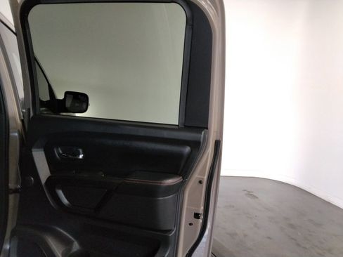 Used 2023 Nissan Titan PRO-4X w/ Pro-4x Convenience Package image 39