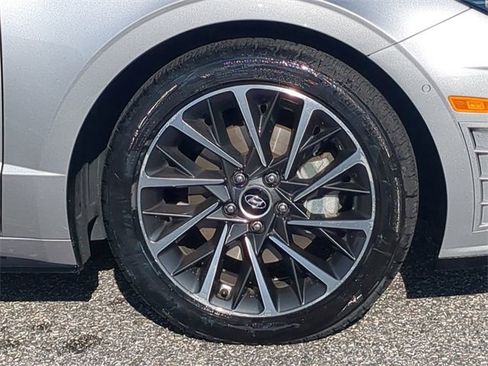 Used 2021 Hyundai Sonata Limited image 11